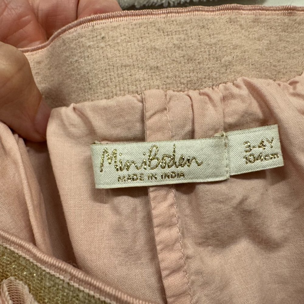 Mini Boden Skirt With Sequin Stars & Hearts - Picture 3 of 6